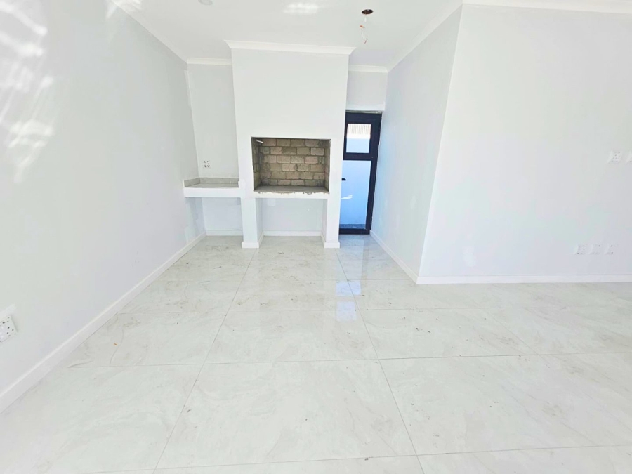 5 Bedroom Property for Sale in Sandown Western Cape